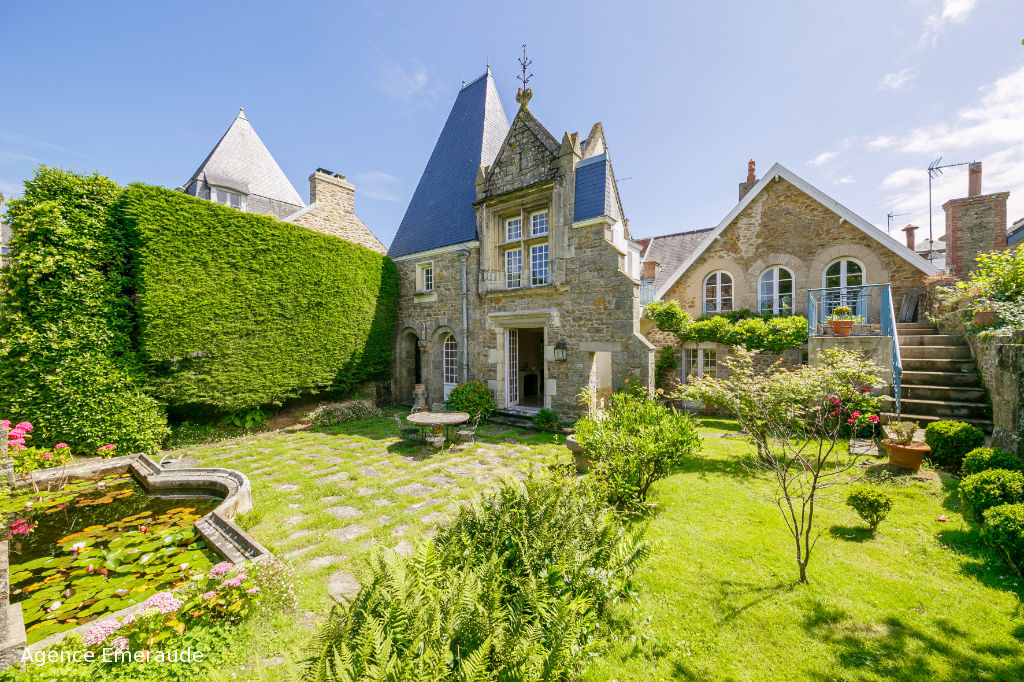 Maison Dinard 9 pièce(s) 208 m² Grande propriété au coeur de Dinard Maison Dinard 9 pièce(s) 208 m² Grande propriété au coeur de Dinard