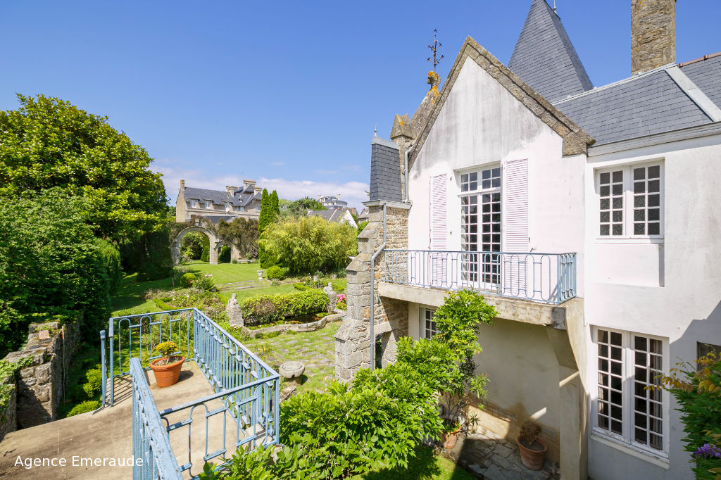 Maison Dinard 9 pièce(s) 208 m² Grande propriété au coeur de Dinard Maison Dinard 9 pièce(s) 208 m² Grande propriété au coeur de Dinard