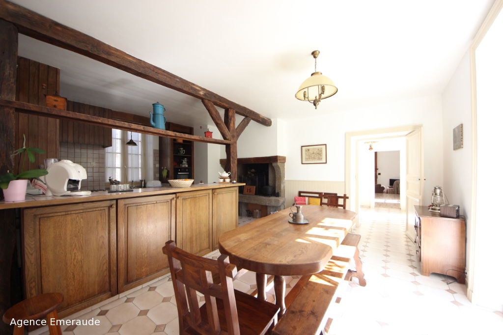 Maison Le Vivier Sur Mer 7 pièce(s) 252 m² centre bourg terrain clos de murs Maison Le Vivier Sur Mer 7 pièce(s) 252 m² centre bourg terrain clos de murs
