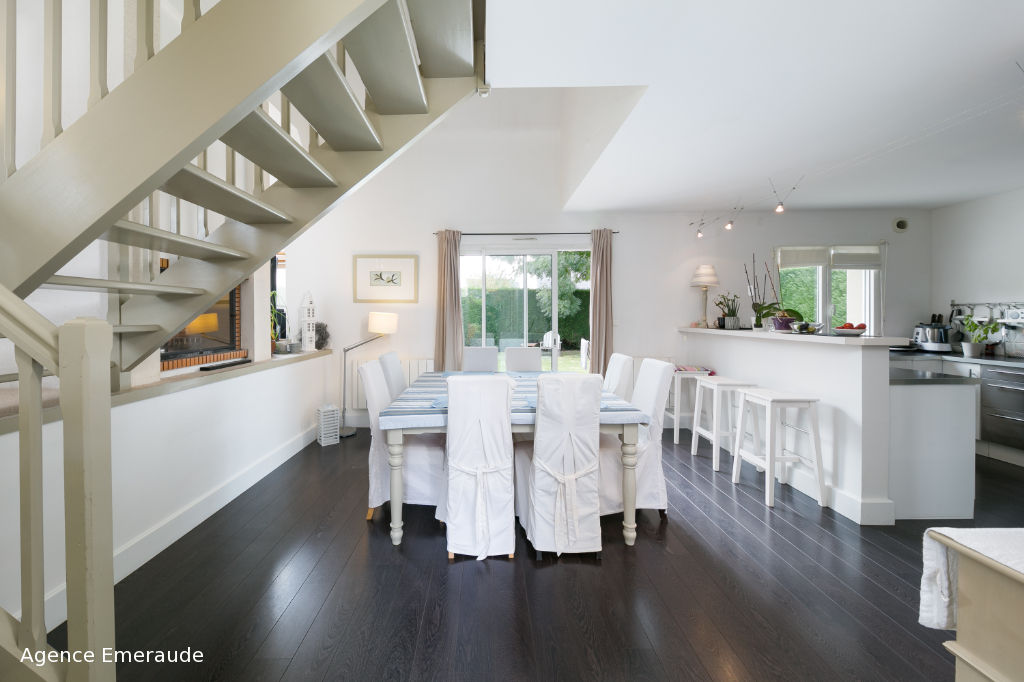 Maison Dinard 4 pièce(s) 120 m² proche de la plage du Prieuré et du parc de Port Breton Maison Dinard 4 pièce(s) 120 m² proche de la plage du Prieuré et du parc de Port Breton