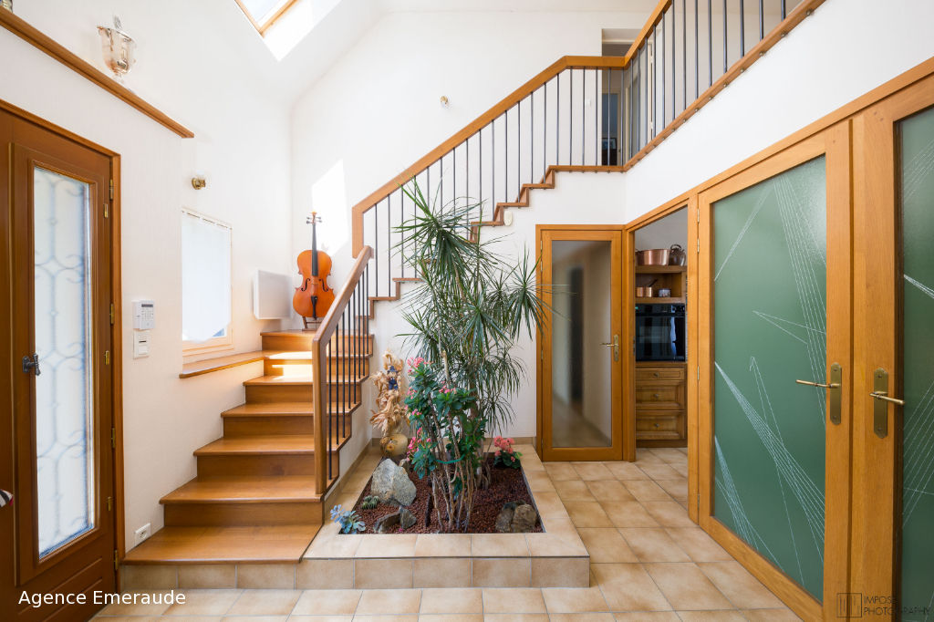 Maison Dinard 5 pièce(s) - 135m² - proche plages chambre et sde au rez-de-chaussée - sous-sol total Maison Dinard 5 pièce(s) - 135m² - proche plages chambre et sde au rez-de-chaussée - sous-sol total