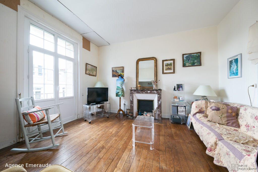 Appartement DINARD 3 pièce(s) 74.10 m² immeuble ancien beaux volumes balcon Appartement DINARD 3 pièce(s) 74.10 m² immeuble ancien beaux volumes balcon