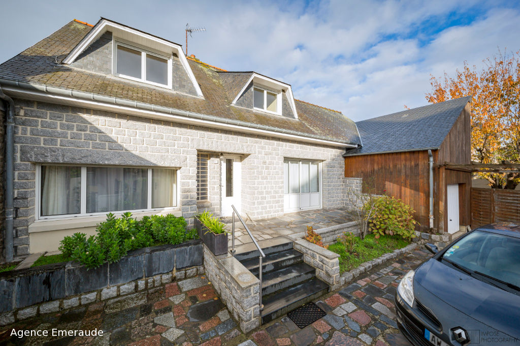 Maison Dinard 6 pièce(s) 122 m² habitable 458 m² de terrain chambre salle d'eau au rez-de-chaussée Maison Dinard 6 pièce(s) 122 m² habitable 458 m² de terrain chambre salle d'eau au rez-de-chaussée