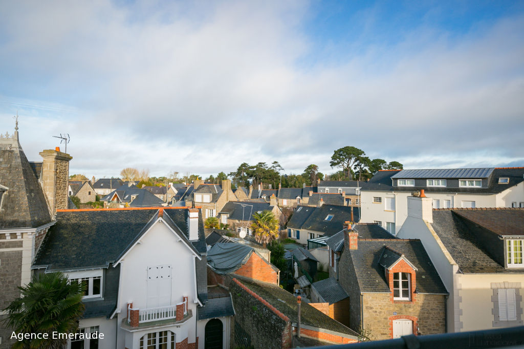 Appartement Dinard 3 pièce(s) 47.72 m2 dernier étage centre bourg Saint-Enogat Appartement Dinard 3 pièce(s) 47.72 m2 dernier étage centre bourg Saint-Enogat
