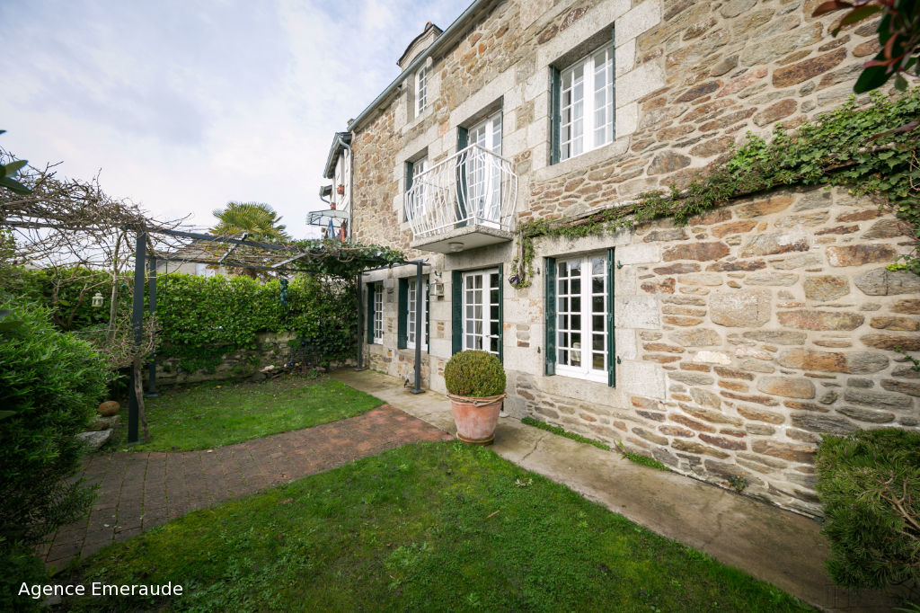 Maison Langrolay-sur-rance 6 pièces 175 m² - centre-bourg - la rance accessible à pied Maison Langrolay-sur-rance 6 pièces 175 m² - centre-bourg - la rance accessible à pied