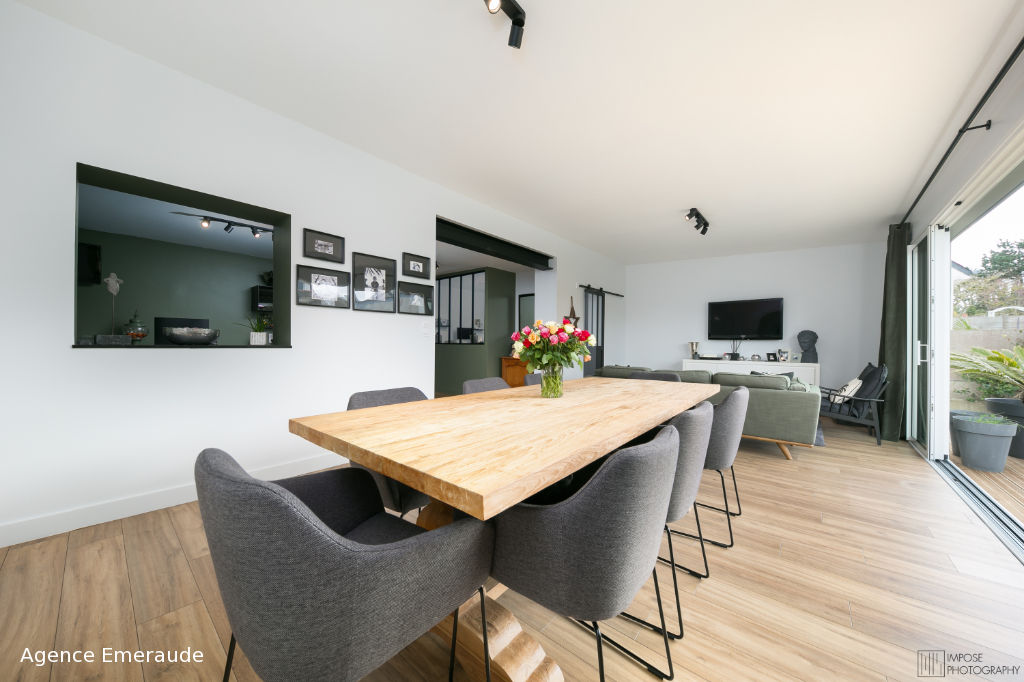 Maison Dinard Saint-Enogat 5 pièces 140 m² la plage et les commerces à pied chambre au rez-de-chaussée terrain 495 m² Maison Dinard Saint-Enogat 5 pièces 140 m² la plage et les commerces à pied chambre au rez-de-chaussée terrain 495 m²