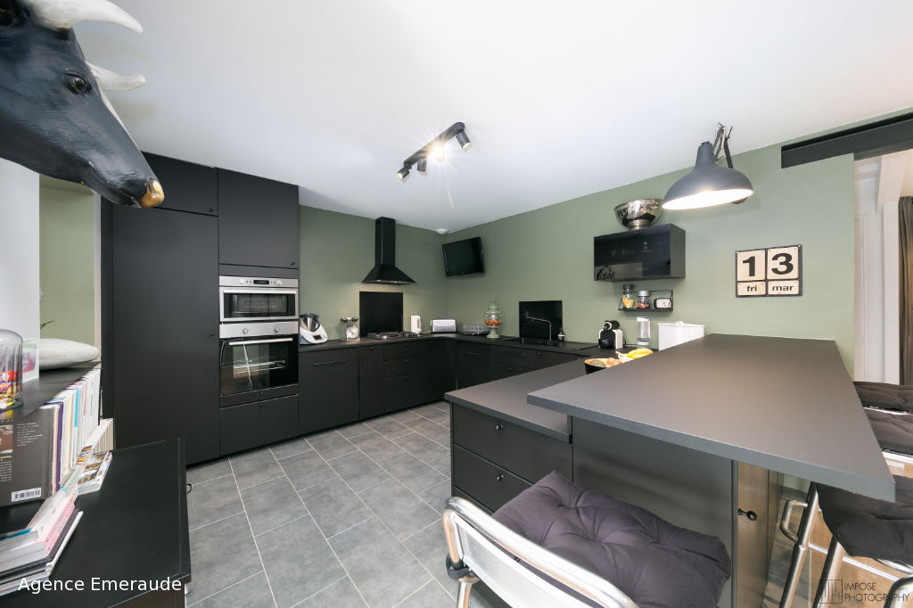 Maison Dinard Saint-Enogat 5 pièces 140 m² la plage et les commerces à pied chambre au rez-de-chaussée terrain 495 m² Maison Dinard Saint-Enogat 5 pièces 140 m² la plage et les commerces à pied chambre au rez-de-chaussée terrain 495 m²