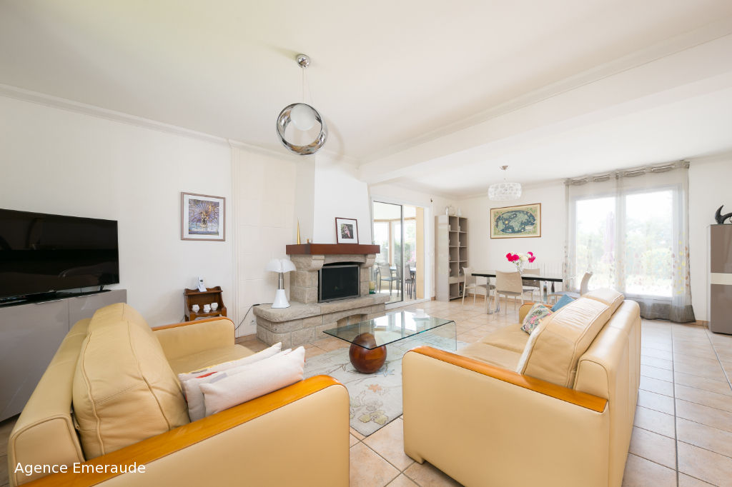 Maison La Richardais centre bourg 7 pièce(s) 151 m² - suite parentale au rez-de-chaussée Maison La Richardais centre bourg 7 pièce(s) 151 m² - suite parentale au rez-de-chaussée