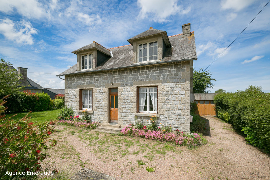 Maison Pleurtuit 5 pièces terrain de 870 m² potentiel aménageable Maison Pleurtuit 5 pièces terrain de 870 m² potentiel aménageable