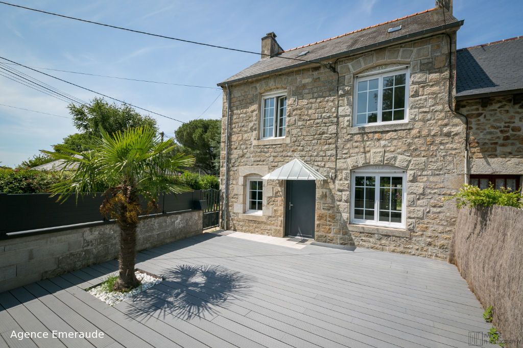 Maison Tremereuc en pierre, rénovation récente, commerces à proximité Maison Tremereuc en pierre, rénovation récente, commerces à proximité