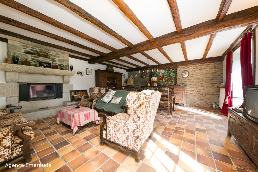A vendre propriété Pleslin-Trigavou maison d'habitation et nombreuses dépendances A vendre propriété Pleslin-Trigavou maison d'habitation et nombreuses dépendances