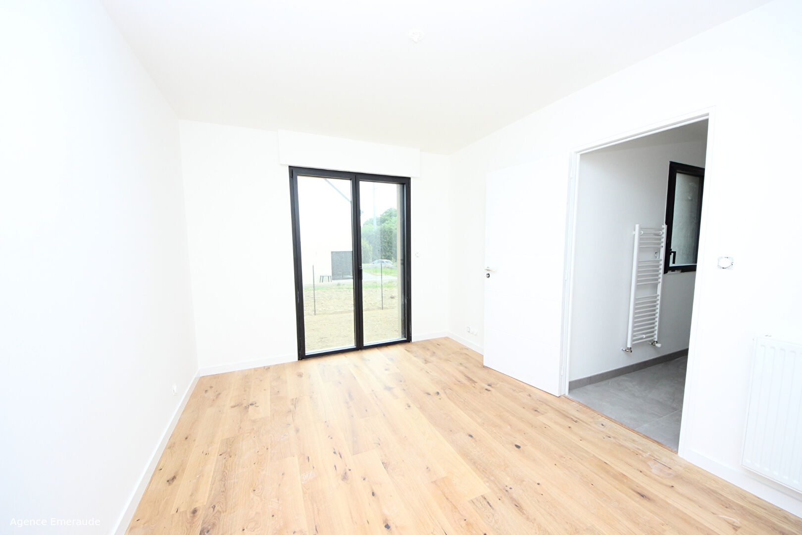 Maison La Richardais 5 pièce(s) 124.89 m² terrain d'une superficie de 392 m² Chambre et salle d'eau au rez-de-chaussée Maison La Richardais 5 pièce(s) 124.89 m² terrain d'une superficie de 392 m² Chambre et salle d'eau au rez-de-chaussée