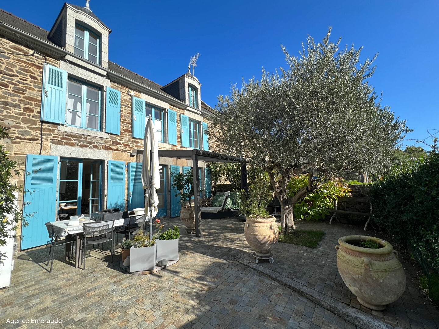 Maison Le Minihic Sur Rance 6 pièce(s) 152.50 m2 Maison Le Minihic Sur Rance 6 pièce(s) 152.50 m2