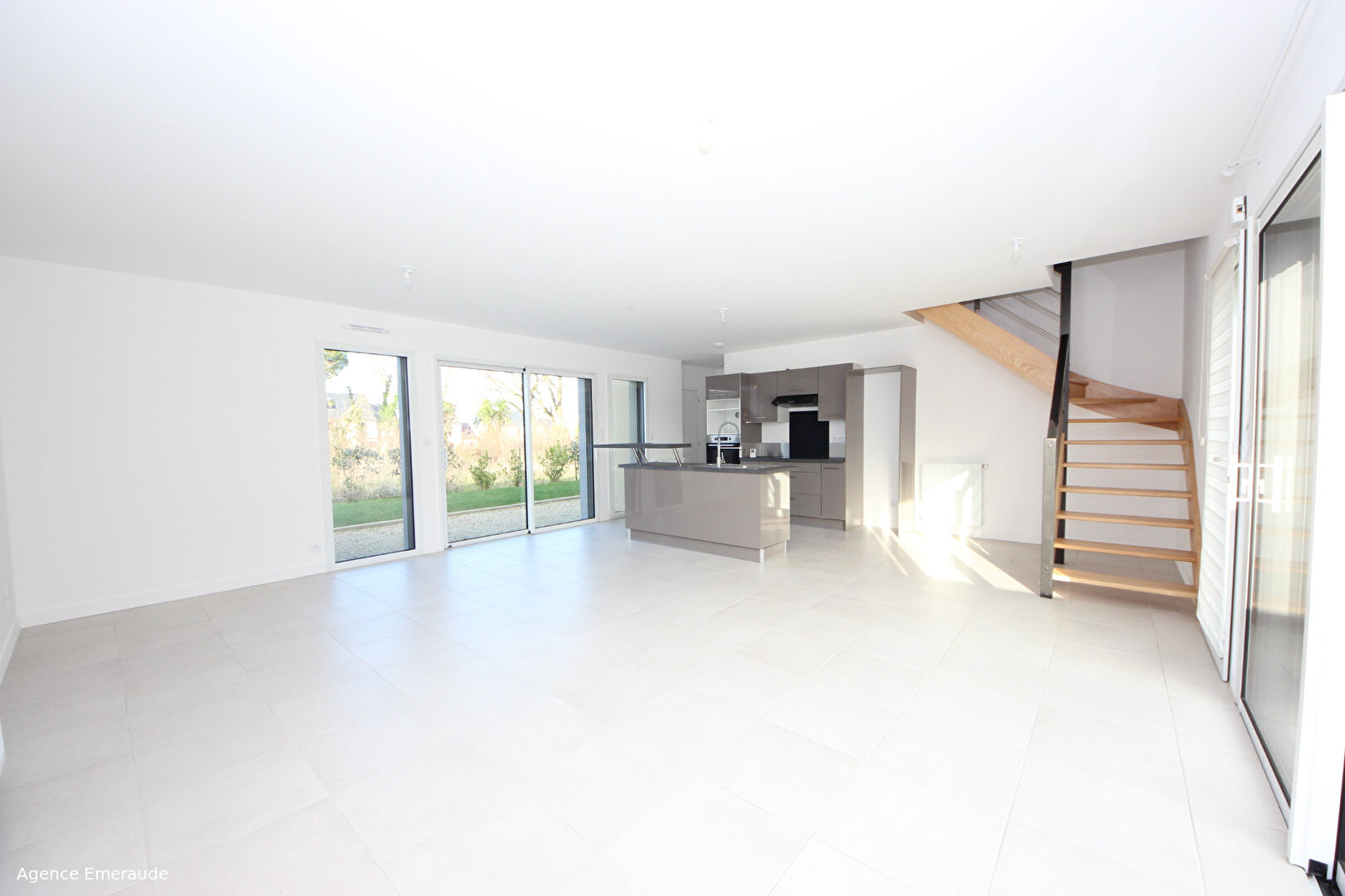 Maison SAINT-LUNAIRE 5 pièce(s) 107 m2 Terrain d'une surface de 302 m2 Maison SAINT-LUNAIRE 5 pièce(s) 107 m2 Terrain d'une surface de 302 m2