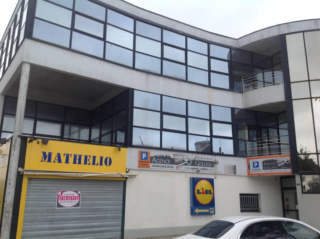 Bureau à louer Brest place de Strasbourg/ local professionnel. 75 m² Bureau à louer Brest place de Strasbourg/ local professionnel. 75 m²
