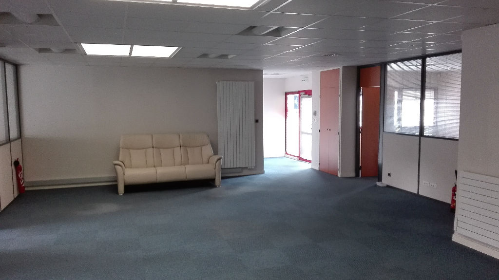 Bureaux a louer 180 m2 BREST-ZONE DE L'HERMITAGE. Bureaux a louer 180 m2 BREST-ZONE DE L'HERMITAGE.