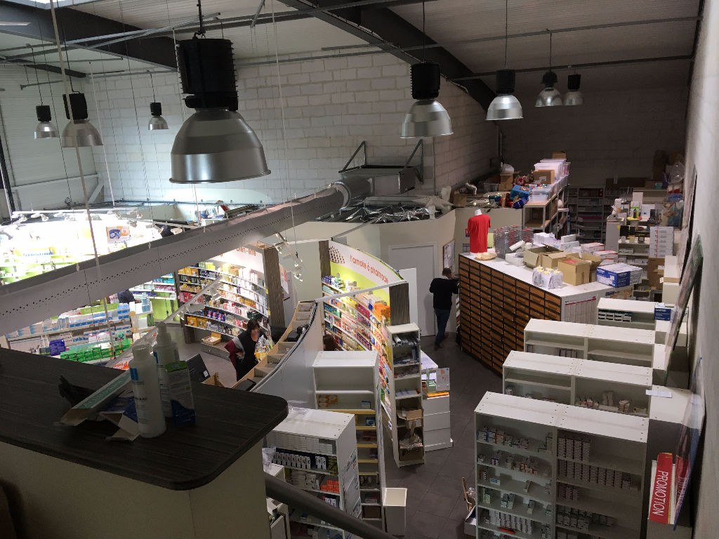 A vendre local commercial de 290 m² 29900 Concarneau. A vendre local commercial de 290 m² 29900 Concarneau.