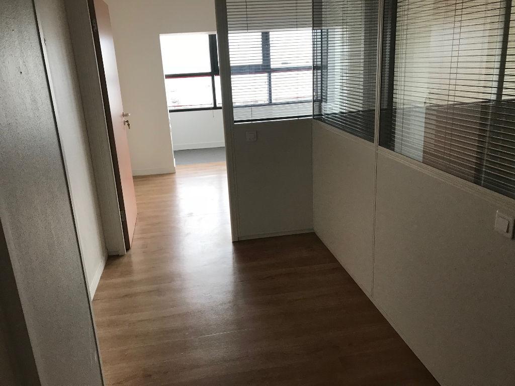 A louer - Bureaux Brest Port de commerce 38 m2 lot 26 A louer - Bureaux Brest Port de commerce 38 m2 lot 26