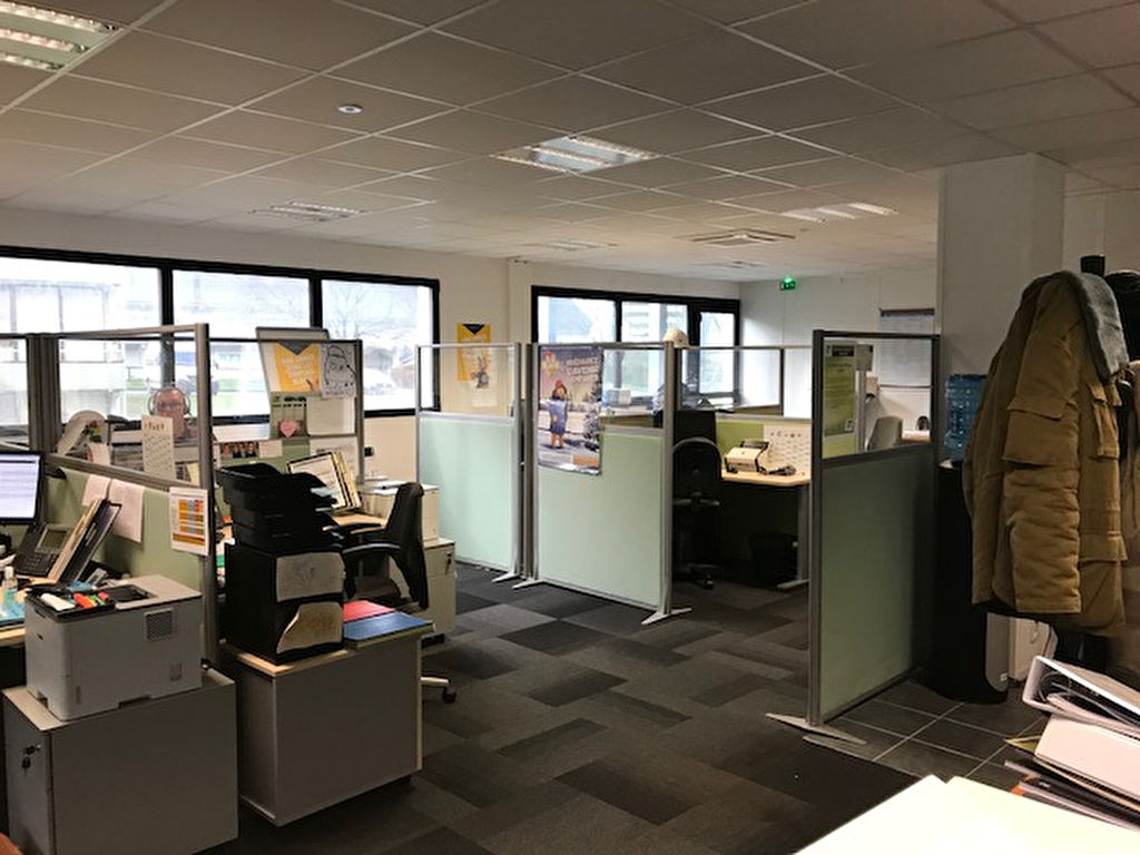 A vendre BREST bureaux avec locataire en place pour placement immobilier A vendre BREST bureaux avec locataire en place pour placement immobilier