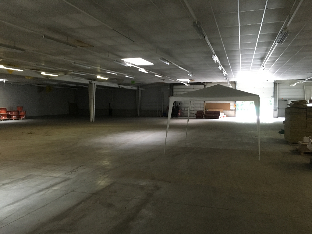 A louer KERGARADEC surface d'activité de 750m² A louer KERGARADEC surface d'activité de 750m²