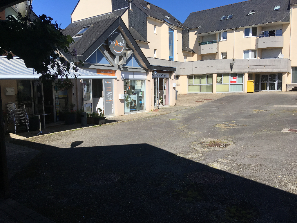 A VENDRE Local d'activité de 299 m² au coeur d'un centre d 'activité dynamique et attractif Ergué Gabéric 29500 A VENDRE Local d'activité de 299 m² au coeur d'un centre d 'activité dynamique et attractif Ergué Gabéric 29500