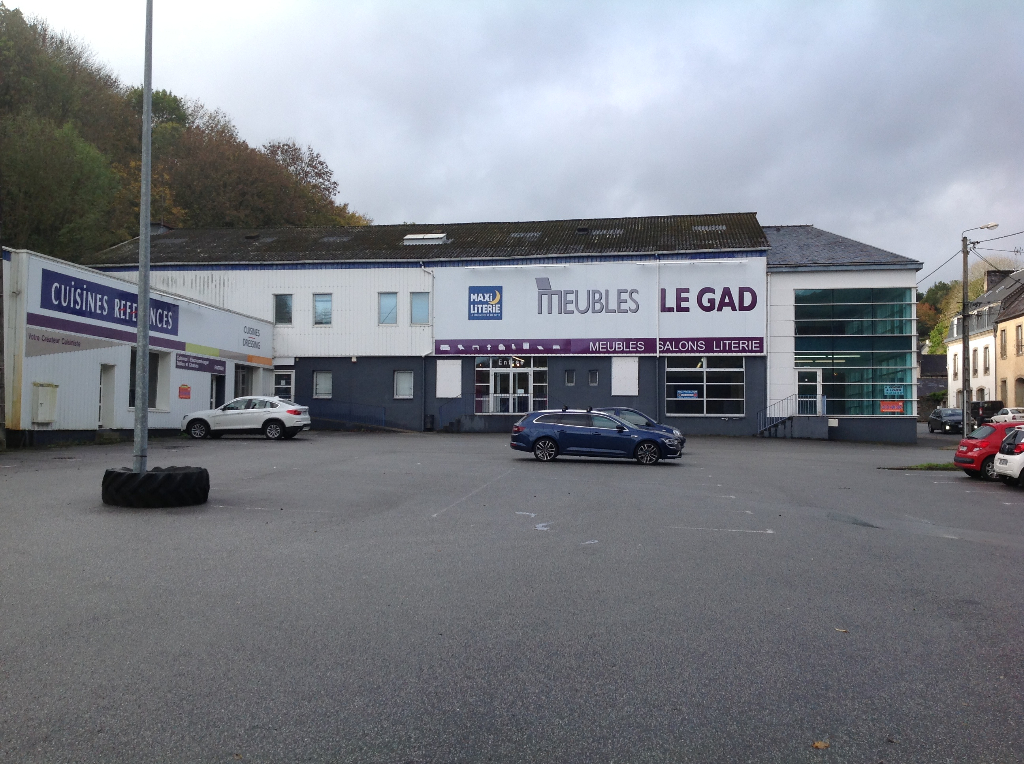 RARE!! Local commercial 2250m² divisible Chateaulin RARE!! Local commercial 2250m² divisible Chateaulin