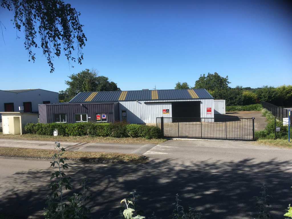A louer Entrepôt / local industriel de 450 m² Quimper Tryalarc'h 29 000 A louer Entrepôt / local industriel de 450 m² Quimper Tryalarc'h 29 000