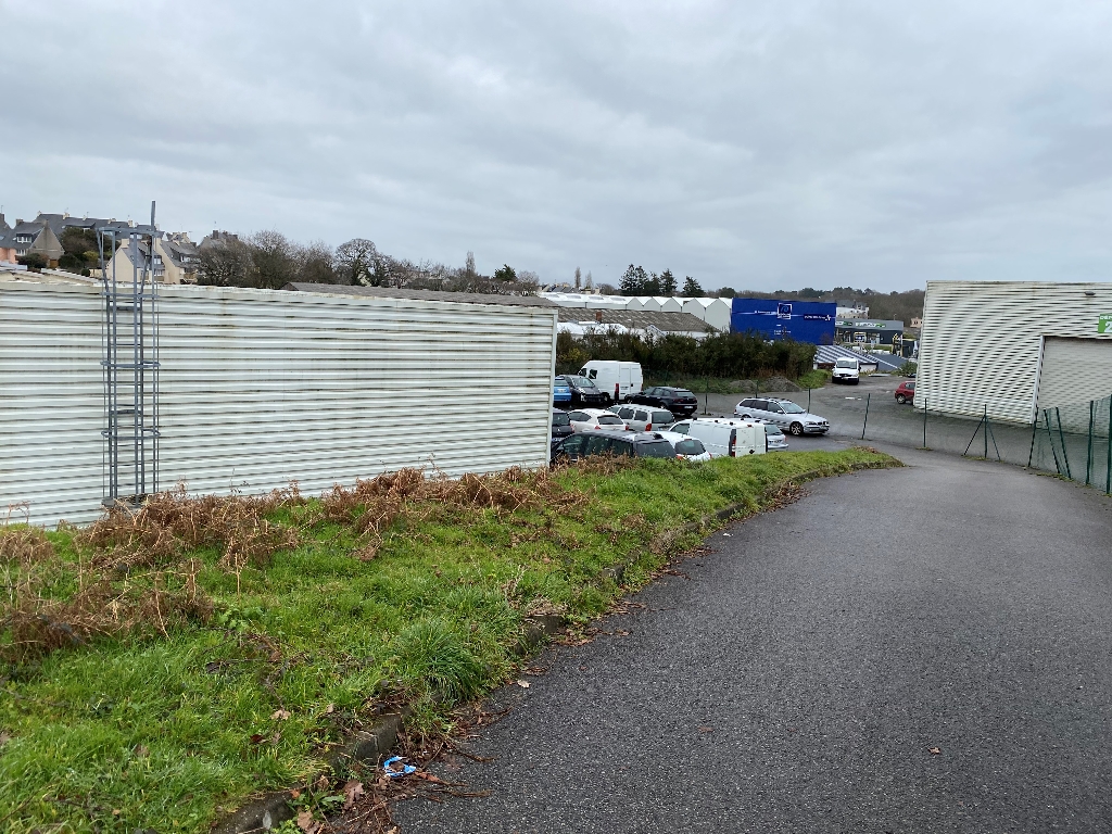 A vendre bâtiment de 400 m² proche geant brest- A vendre bâtiment de 400 m² proche geant brest-