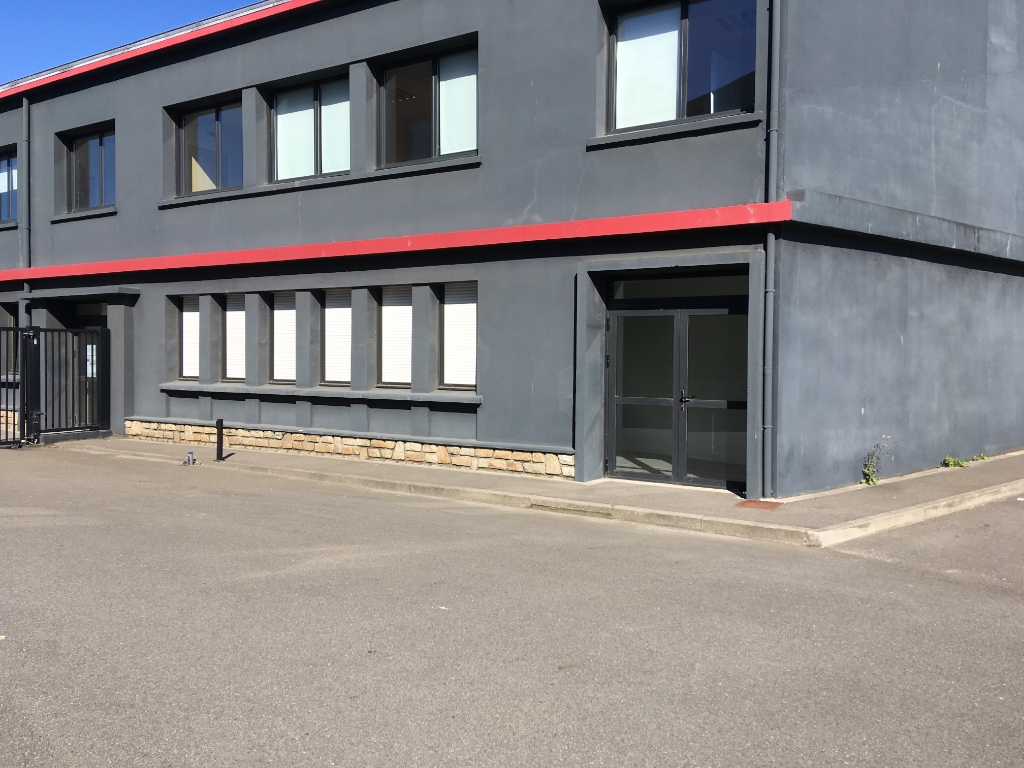 A louer plateau de bureau de 136 m² port de commerce A louer plateau de bureau de 136 m² port de commerce