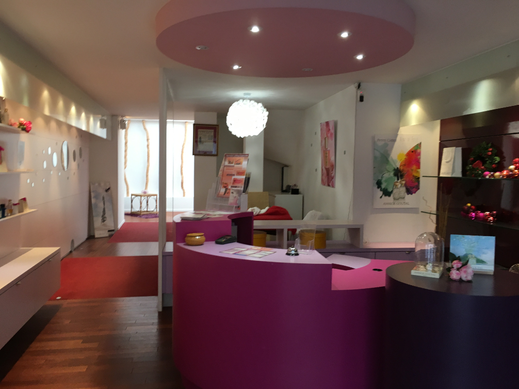 À VENDRE un local commercial dans un quartier dynamique QUIMPER 29000 À VENDRE un local commercial dans un quartier dynamique QUIMPER 29000