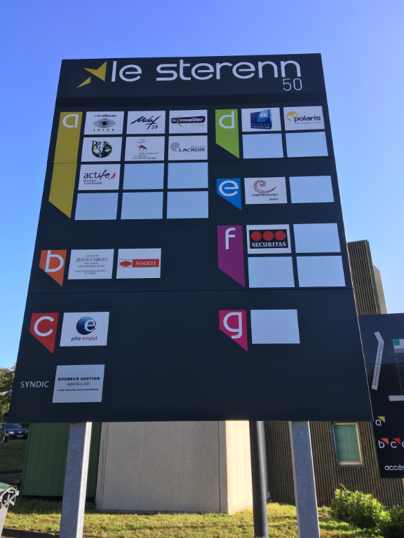 À LOUER un plateau de bureaux de 618 m² situé au centre d'affaires de Creac'h Gwen 29000 QUIMPER À LOUER un plateau de bureaux de 618 m² situé au centre d'affaires de Creac'h Gwen 29000 QUIMPER
