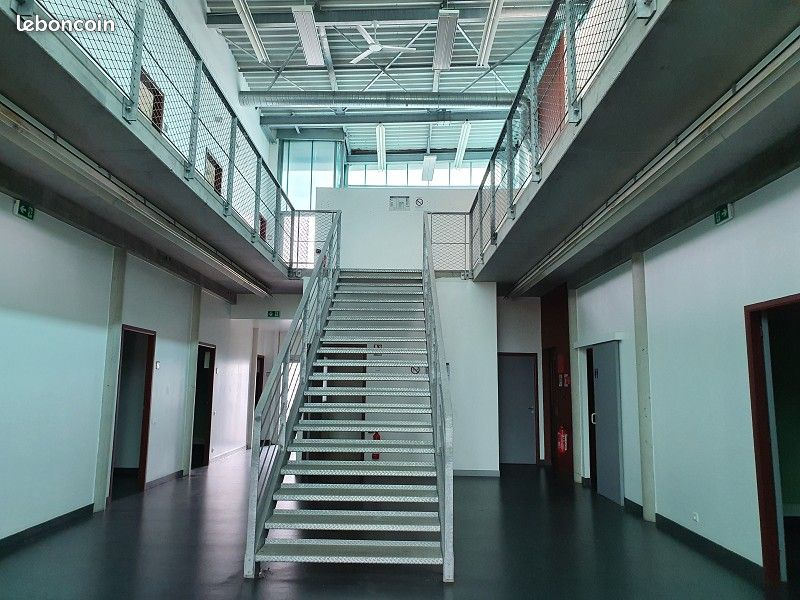 FINISTÈRE NORD - BRETAGNE - BREST A louer un bâtiment de 542 M² dans la zone du Technopole de Brest FINISTÈRE NORD - BRETAGNE - BREST A louer un bâtiment de 542 M² dans la zone du Technopole de Brest