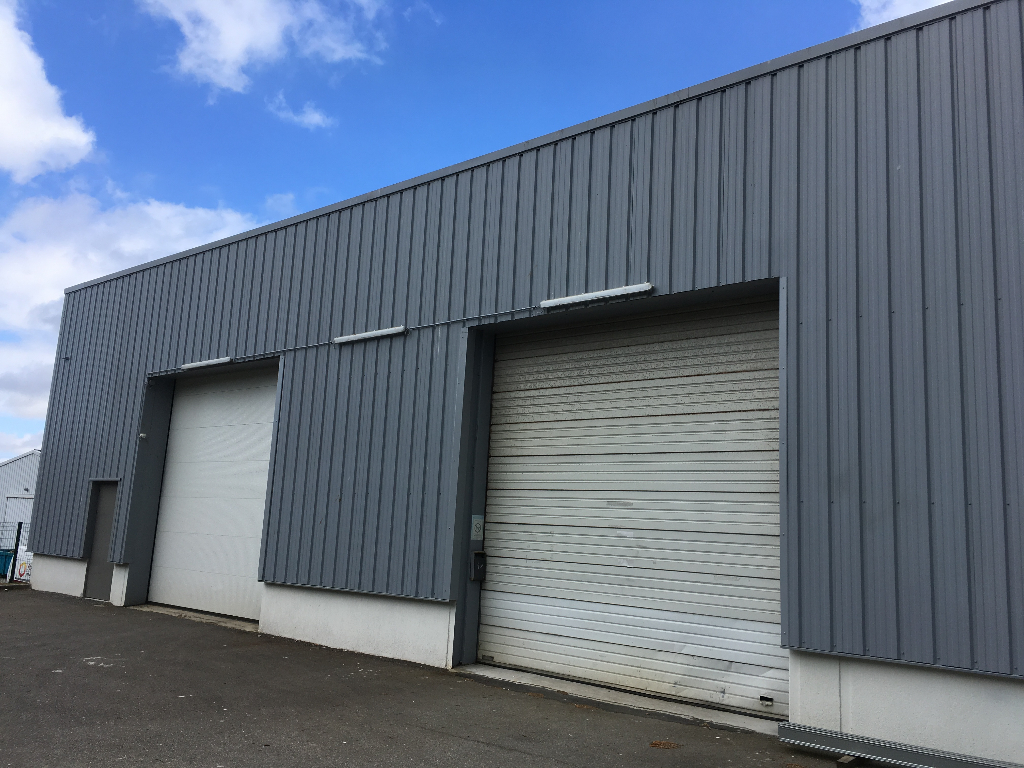 A louer KERGARADEC surface d'activité de 1500m² A louer KERGARADEC surface d'activité de 1500m²