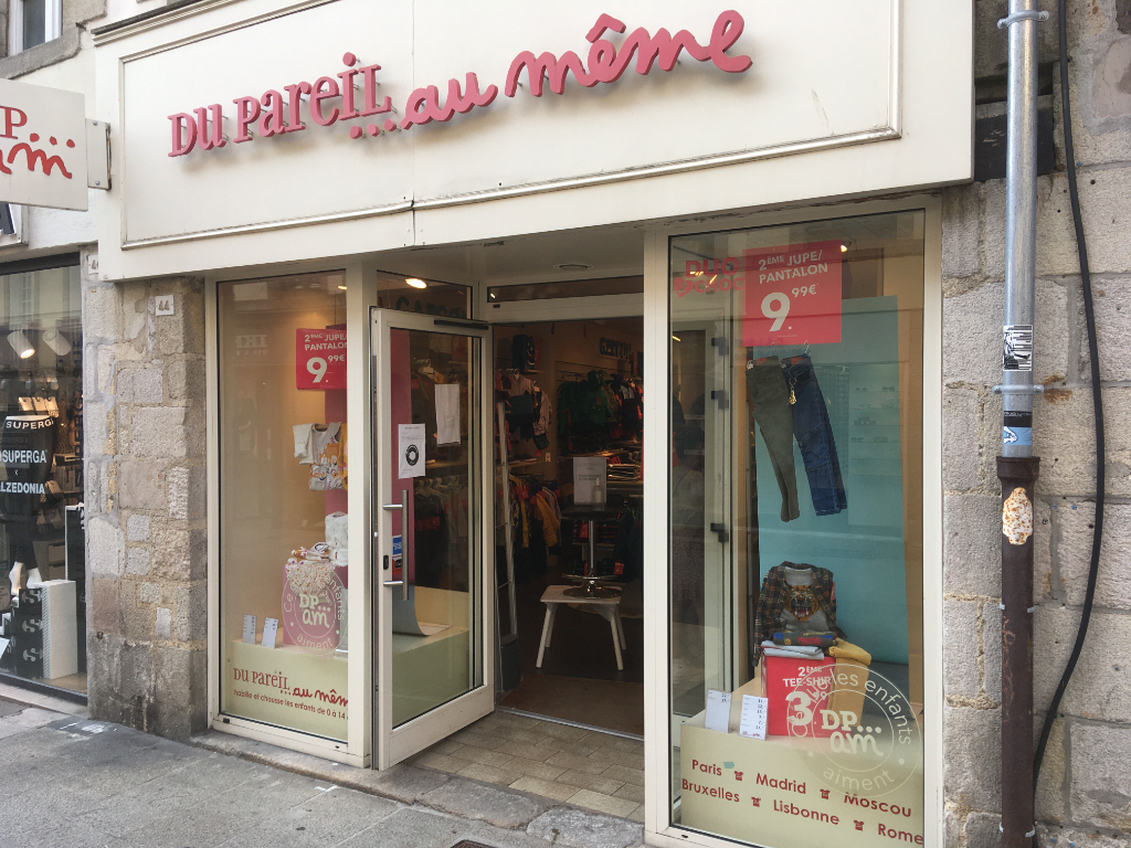A louer local commercial de 122 m² ,emplacement n°1 29000 QUIMPER A louer local commercial de 122 m² ,emplacement n°1 29000 QUIMPER