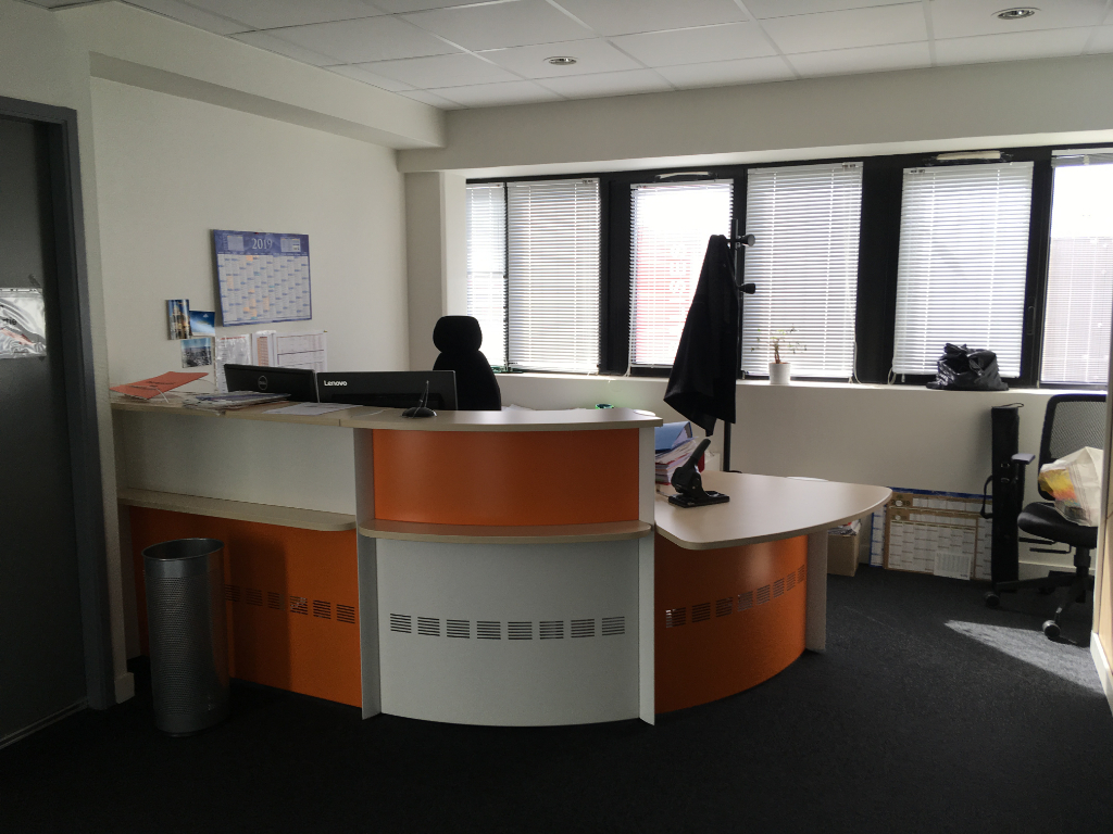 A vendre Plateau de bureaux 506 m² Les Balises Vertes Port de commerce A vendre Plateau de bureaux 506 m² Les Balises Vertes Port de commerce