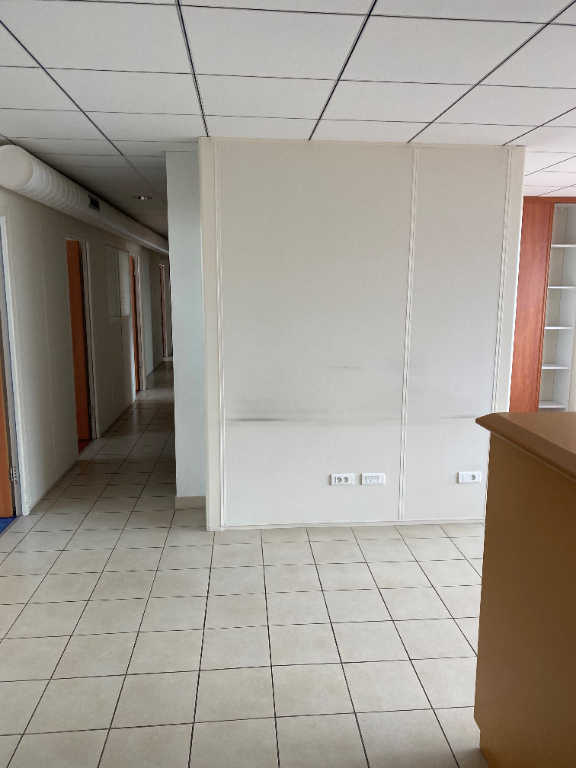 brest /kergaradec a louer surface de Bureaux de 408 m² brest /kergaradec a louer surface de Bureaux de 408 m²
