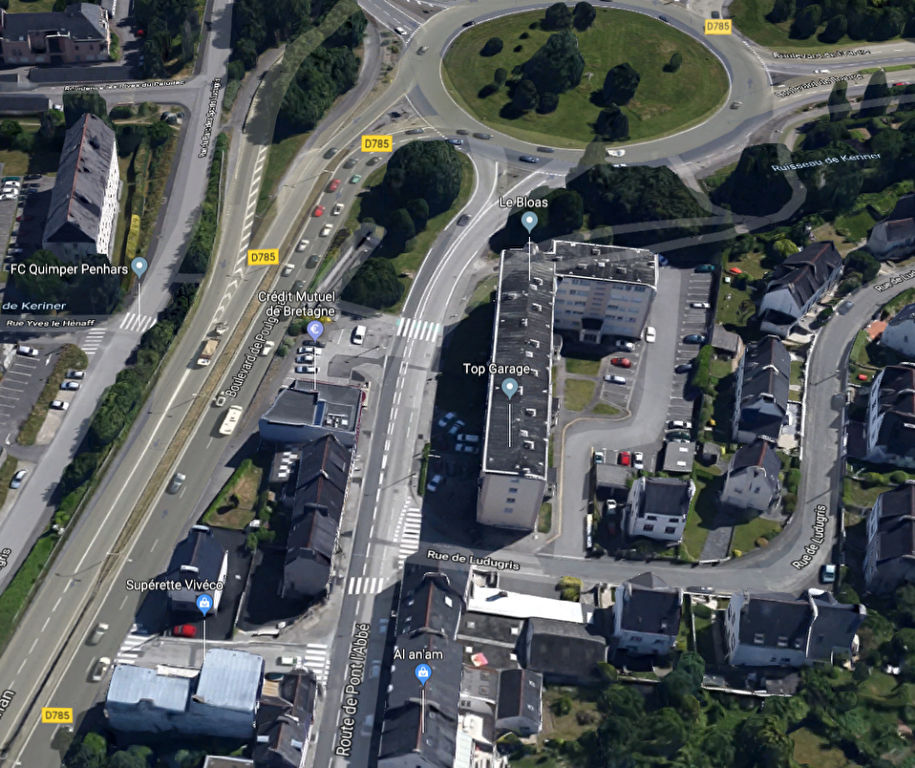 À LOUER un local commercial de 224 M² QUIMPER 29000 À LOUER un local commercial de 224 M² QUIMPER 29000