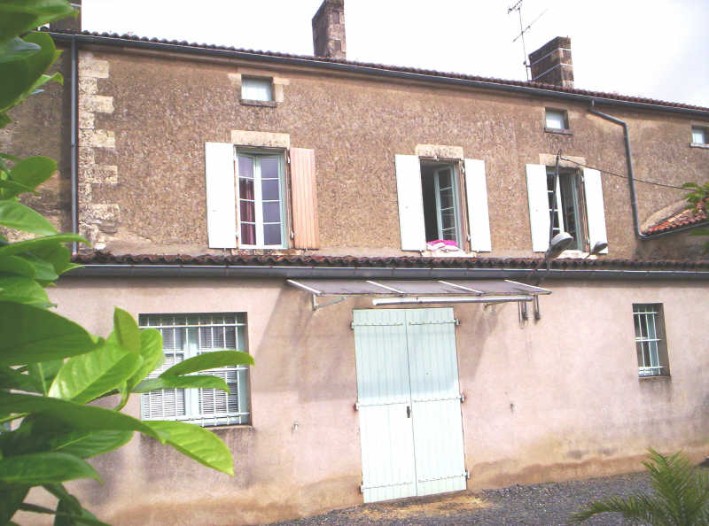 ENSEMBLE IMMOBILIER ST HILAIRE DES LOGES 12 pieces 300 m2