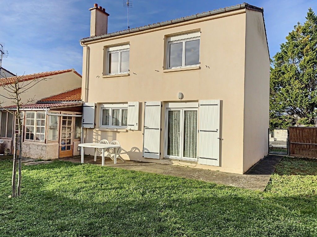 A Vendre Maison Fontenay le Comte proche commerces et ecoles A Vendre Maison Fontenay le Comte proche commerces et ecoles