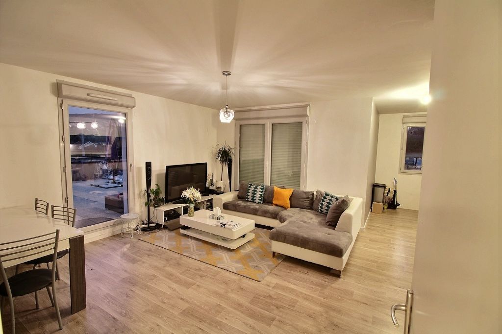 photos n°1 BOURGOIN-JALLIEU - Appartement T4 avec grande terrasse