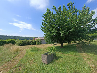 Terrain au centre de Saint Just Chaleyssin de 965 m2.