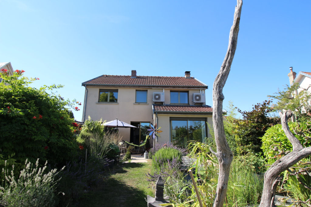 photos n°1 ORMES - Maison de type 7 + appartement T2