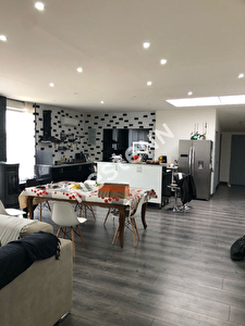 appartement 8 pieces 240 m2 /local commercial 330 m2