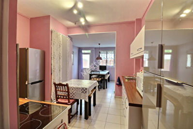 APPARTEMENT avec COUR et GARAGE - 3 chambres - 15 min entree Reims