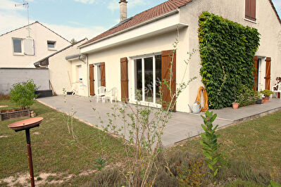 MAISON-LEZARDIERE - 4 CHAMBRES - JARDIN - SOUS SOL