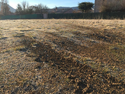 Terrain de pres de 1000 m2 a vendre a Sisteron