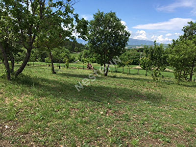 Terrain constructible de 1800 m2 a vendre a Sigoyer