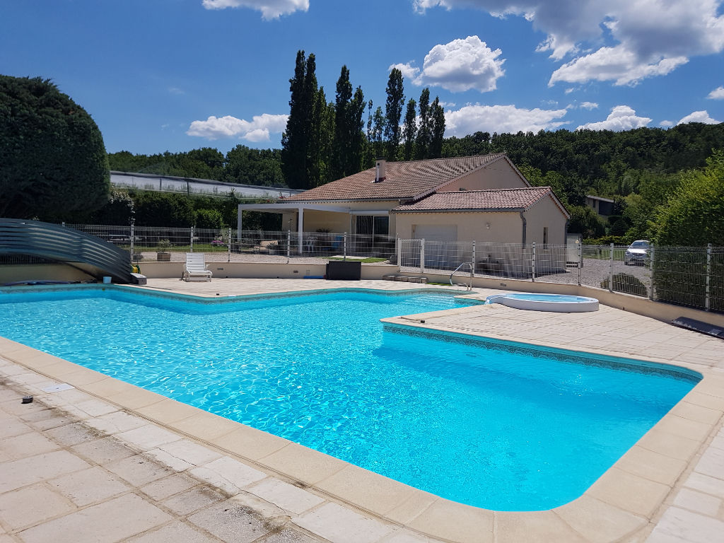photos n°1 A vendre Maison de plain-pied sur terrain de 2500m²