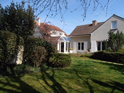 Maison Dammarie Les Lys 9 pieces 180 m2