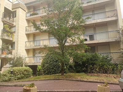 Appartement Sceaux 1 piece 16 m2 TEL 06 49 44 13 51